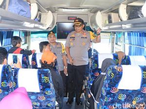 Ini Cara Polisi di Kota Kediri Pastikan Angkutan Mudik Aman Ini Cara Polisi di Kota Kediri Pastikan Angkutan Mudik Aman