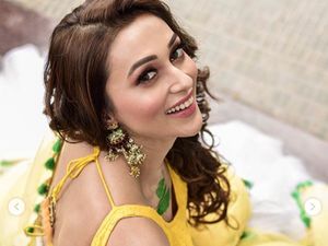 Ini Mimi Chakraborty, Anggota Dewan yang Dinilai Terlalu Hot Ini Mimi Chakraborty, Anggota Dewan yang Dinilai Terlalu Hot