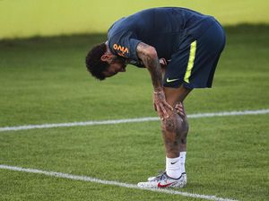 Neymar: Usai Kehilangan Ban Kapten Timnas Brasil, Kini Diklaim Cedera