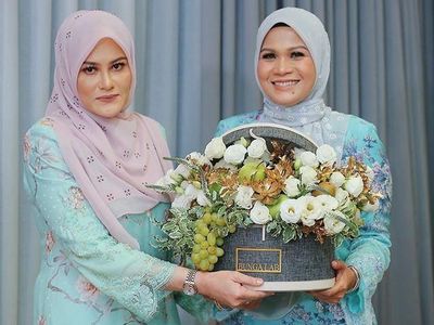 Foto: Wanita yang Viral karena Beli Kerudung Termahal di Dunia Rp 172 Juta