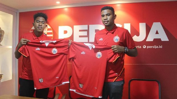 Dua pemain muda Papua yakni Braif Fatari dan Brian Fatari direkrut oleh manajemen Persija Jakarta.