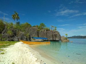 Pantai Banos, Si Cantik dari Raja Ampat
