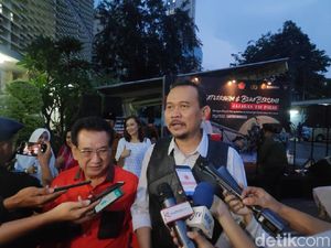 Turut Berempati, Cak Lontong Stand Up Hibur TNI/Polri di Bawaslu