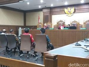 Kasus Suap Limbah, 4 Anggota DPRD Kalteng Dituntut 6-7 Tahun Bui Kasus Suap Limbah, 4 Anggota DPRD Kalteng Dituntut 6-7 Tahun Bui