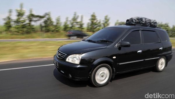 Pemudik Mulai Jejaki Ruas Tol Cipali