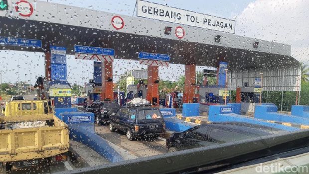 H-7 Lebaran: Jakarta sampai Keluar Tol Pejagan 4,5 Jam