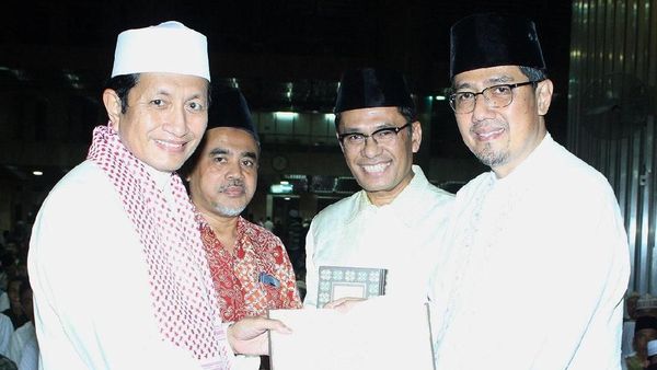 Yayasan Muslim Sinar Mas Wakafkan Alquran ke Masjid Istiqlal