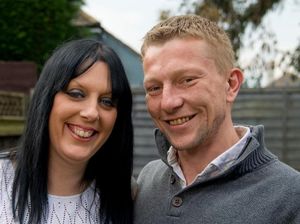 Cerita Wanita Jatuh Cinta dengan Gelandangan yang Ditemuinya di Pantai