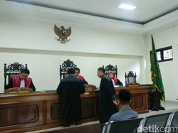 Bagi-bagi Uang, Caleg PKS di Purworejo Jalani Sidang Perdana
