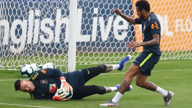 Neymar sedang melakukan persiapan Copa America bersama timnas Brasil.
