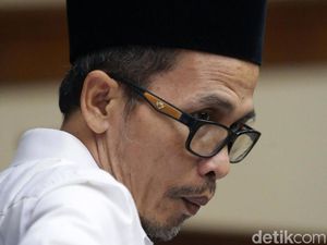 Jaksa KPK Tuntut M Muafaq Terdakwa Penyuap Rommy 2 Tahun Penjara Jaksa KPK Tuntut M Muafaq Terdakwa Penyuap Rommy 2 Tahun Penjara