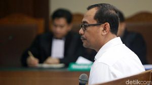 Kakanwil Depag yang Menyuap Rommy Mulai Diadili