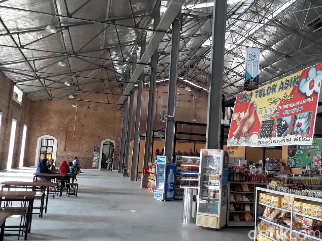 Pedagang Tiban di Rest Area Bikin Pelaku UMKM Brebes Resah Pedagang Tiban di Rest Area Bikin Pelaku UMKM Brebes Resah