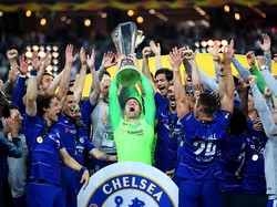 Robert Green: 645 Hari Tak Main, Tiba-Tiba Angkat Trofi Liga Europa