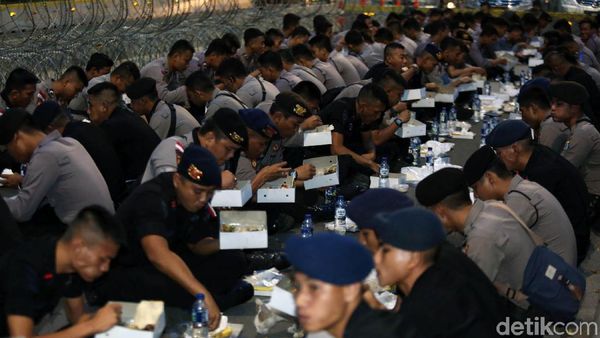 Pagar Nusa Buka Puasa Bersama Pasukan Keamanan TNI dan Polri