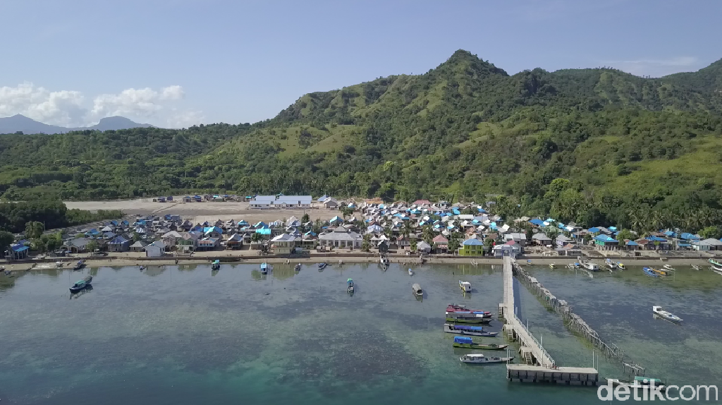 Foto Drone: Eksotis Nan Cantik, Pulau Rinca dari Ketinggian