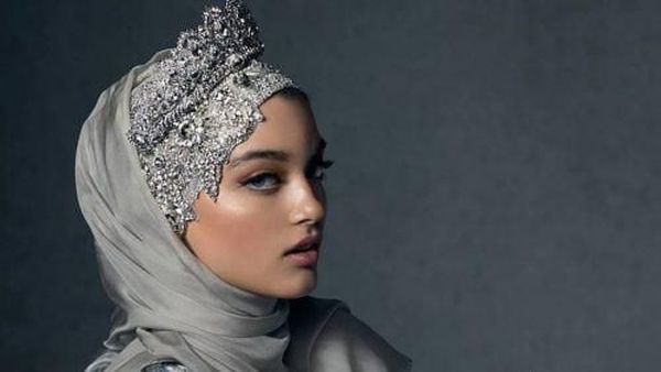 Hijab Termahal di Dunia, Harganya Mencapai 15 Juta!