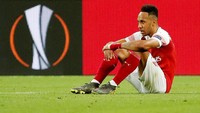 Kegagalan membawa Arsenal meraih trofi juga melukai Pierre-Emerick Aubameyang. Mereka gagal ke Liga Champions musim depan. (Foto: Amr Abdallah Dalsh/Reuters)