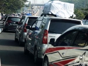 Tol Merak Macet Parah, Begini Kondisinya