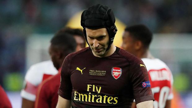 Petr Cech memutuskan pensiun dari posisi kiper usai final Liga Europa. (