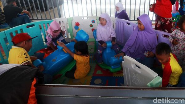 Asyik! Ada Fasilitas Bermain Anak di Stasiun Pasar Senen