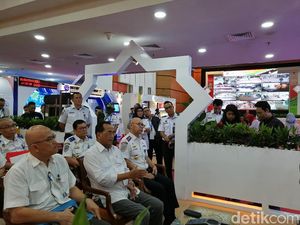 Menhub Sebut Jumlah Pemudik di Bandara Jogja Turun Karena Tol Trans Jawa