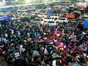 Sering Dituding Biang Macet, Jumlah Kendaraan di Indonesia Tembus 133,6 Juta Unit