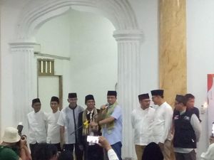 Buka Bareng di Jakut, Anies Ingatkan Warga Jaga Rumah Tetangga yang Mudik