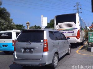 Jalur Pantura Karawang-Dawuan Dipadati Pemudik