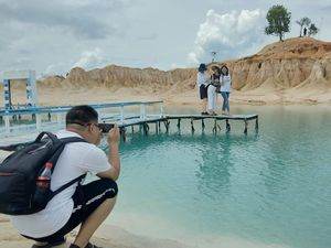 Terpesona Keindahan Gurun Pasir Telaga Biru di Pulau Bintan Terpesona Keindahan Gurun Pasir Telaga Biru di Pulau Bintan