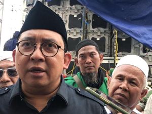 Fadli Zon Nilai Polisi Harusnya Tangkap Penyebar Manifes Prabowo Fadli Zon Nilai Polisi Harusnya Tangkap Penyebar Manifes Prabowo