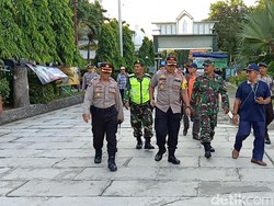 Jamin Kenyamanan Beribadah, Polisi dan TNI Kota Kediri Jaga Ketat Gereja