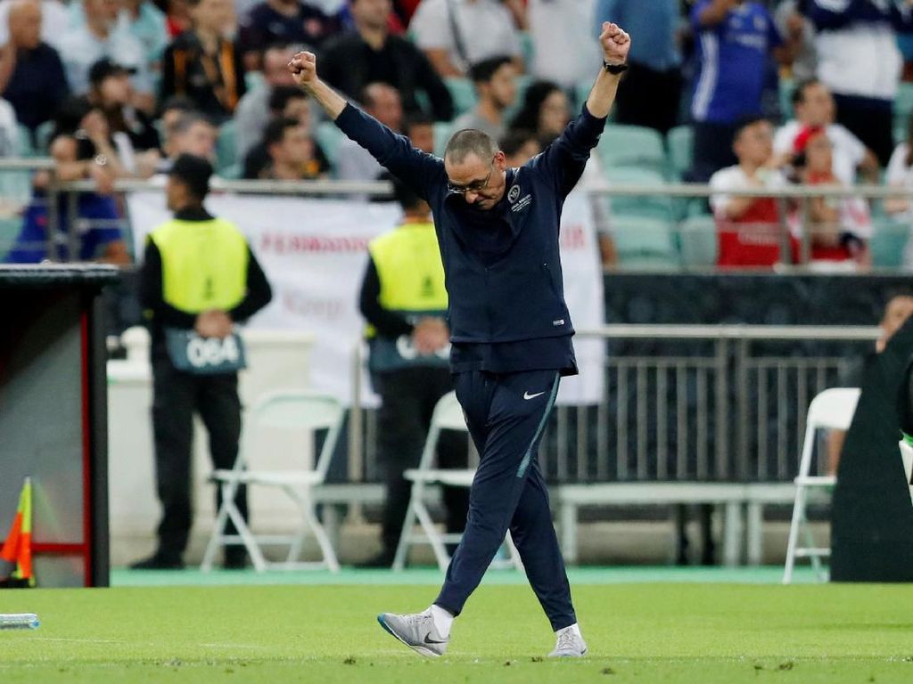 David Luiz: Trofi Juara Ini untuk Sarri David Luiz: Trofi Juara Ini untuk Sarri