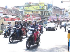 Volume Kendaraan Meningkat, Jalur Kadungora-Leles 2 Kali One Way Volume Kendaraan Meningkat, Jalur Kadungora-Leles 2 Kali One Way