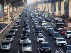 Macet Mudik Siang Ini: Cikampek Macet Panjang, One Way Cipali-Pejagan Lancar