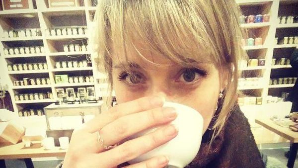 Sebelum Berakhir di Sekte Seks, Bintang Serial Allison Mack Juga  Penggemar Kopi