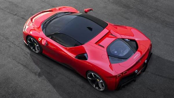 Mobil Tercepat Ferrari Bukan Lagi dengan Mesin V12