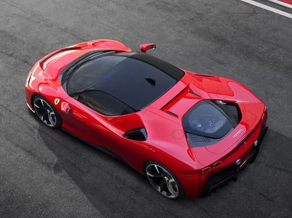 Mobil Tercepat Ferrari Bukan Lagi dengan Mesin V12
