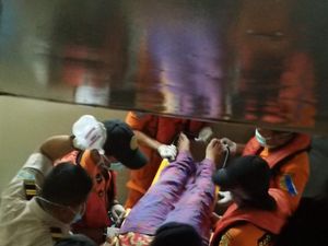 Momen Pemudik Melahirkan di Kapal DIbantu Tim Basarnas