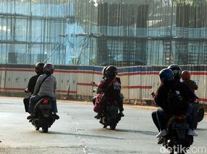 Kalimalang Sepi Pemudik, Jasa Tukar Uang Menjamur