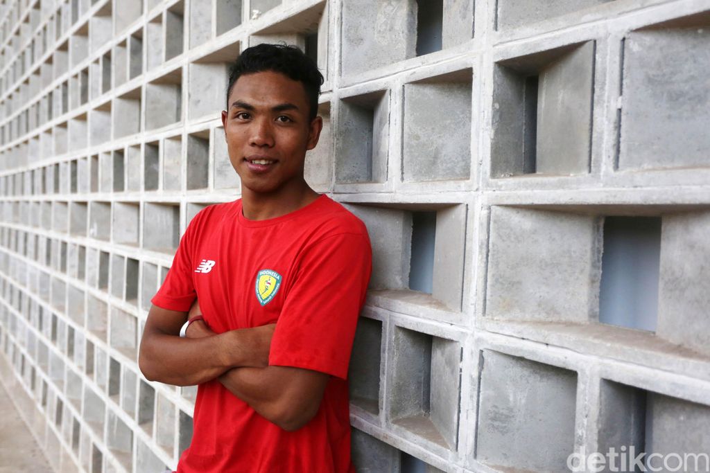 Lalu Muhammad Zohri adalah pelari asal Indonesia. Dia berhasil meraih medali emas dan menjadi juara dunia pada Kejuaraan Dunia Atletik Junior 2018 yang berlangsung di Tampere, Finlandia.