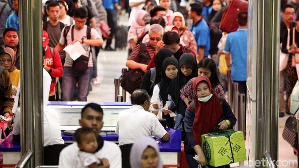 Stasiun Gambir Hari Ini