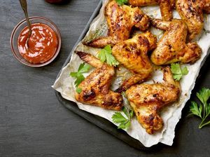 Menu Harian Ramadhan ke-26: Resep Praktis Sayap Ayam Berbumbu Gurih Pedas