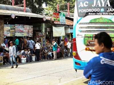 Lonjakan Pemudik Mulai Terlihat di Terminal Grogol