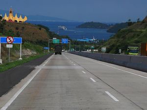 Ini Yang Dilakukan Bus Kalau Ada Bajing Loncat-Pelemparan Batu di Sumatera