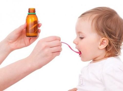 4 Obat Anak yang Sebaiknya Dibawa dalam Perjalanan Jauh