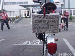 Yang Unik di Gowes Mudik 2019, Perlengkapan Doa hingga Helm Bertanduk