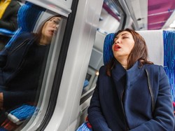 Tidur Mangap Saat Perjalanan Mudik? Mungkin Ini Penyebabnya