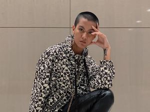 Model Malaysia Dihujat karena Pamer Foto Hanya Pakai Handuk Saat Puasa