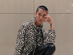 Model Malaysia Dihujat karena Pamer Foto Hanya Pakai Handuk Saat Puasa